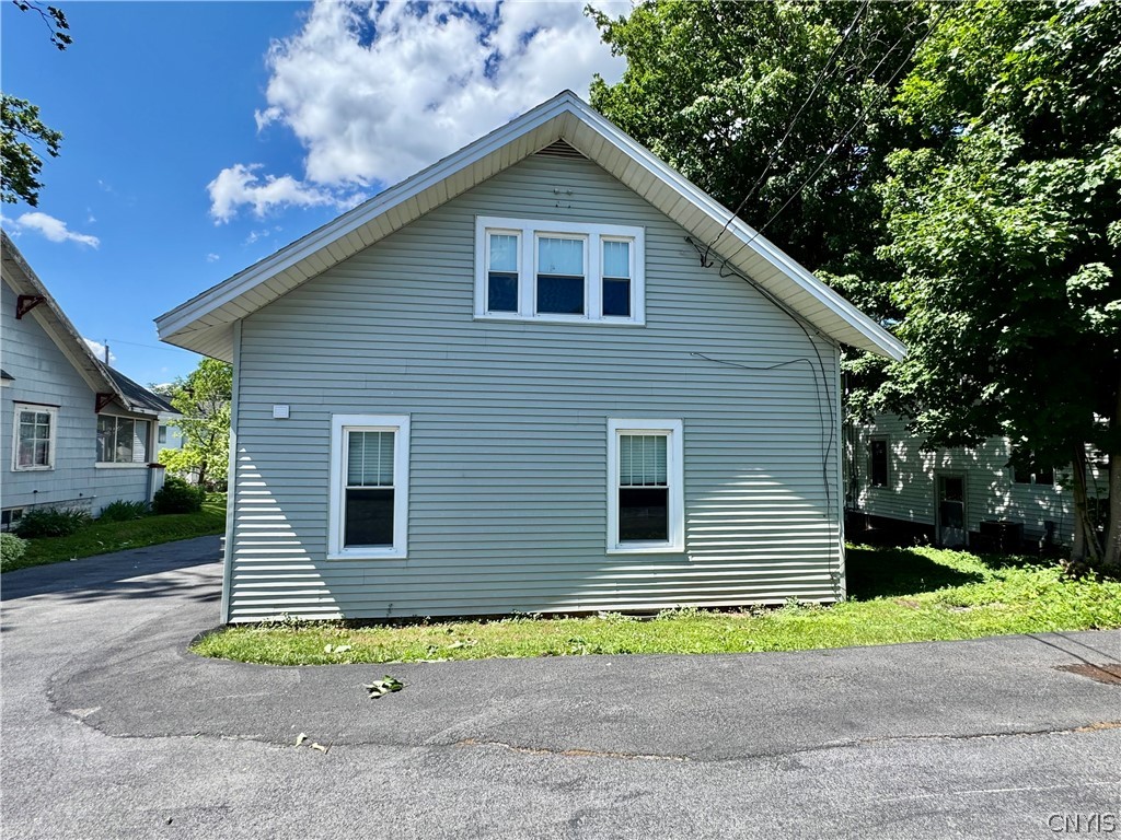 217 Bates Avenue Oneida, NY 13421 - Photo 6 of 39 Rear of main house