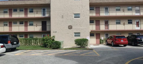 $1,500 | 715 Lori Drive, Unit 308, Palm Springs, FL 33461