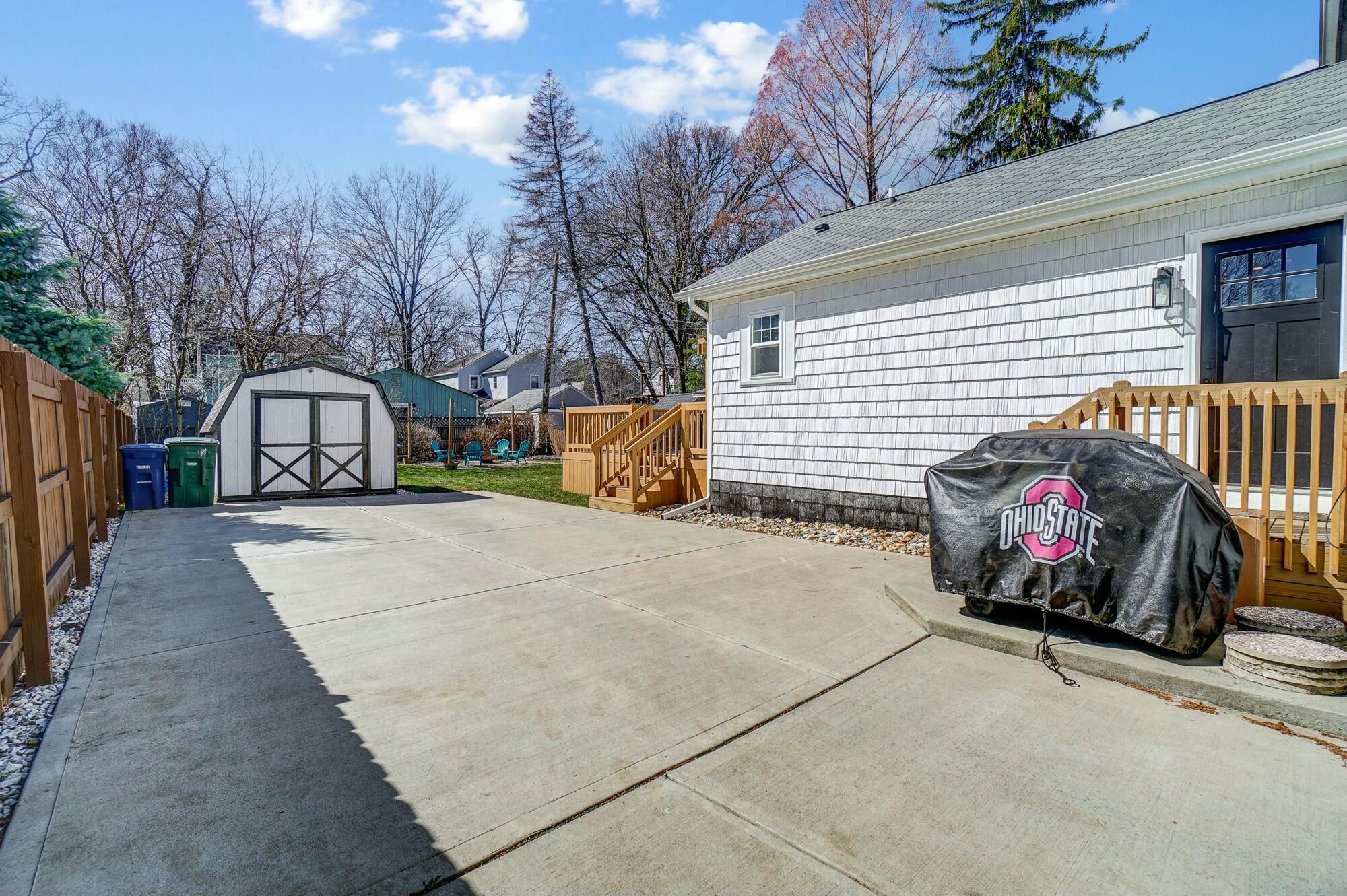 533 East Torrence Road Columbus, OH 43214 - Photo 47 of 64 Newer concrete driveway & parking.