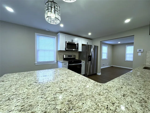 $2,400 | 608 Winston Drive, Vestal, NY 13850