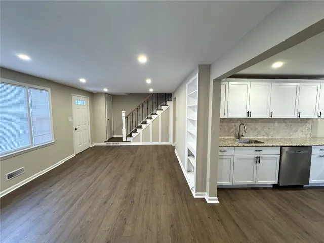 $2,400 | 608 Winston Drive, Vestal, NY 13850