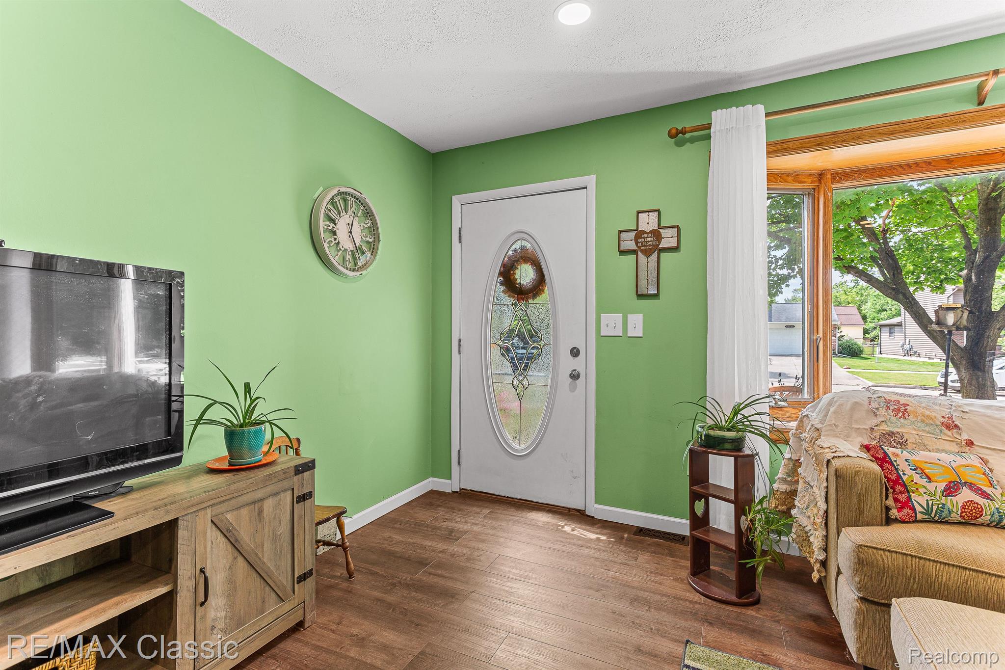 43712 Proctor Road Canton, MI 48188 - Photo 6 of 60 Living Room