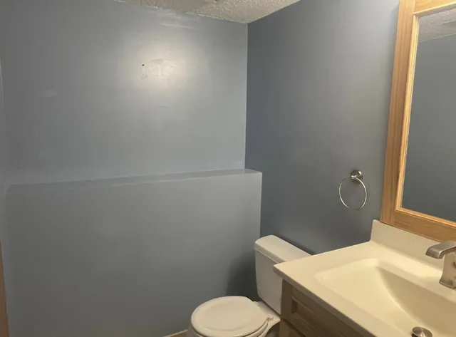 $2,900 | 14810 Lloyds Drive, Minnetonka, MN 55345