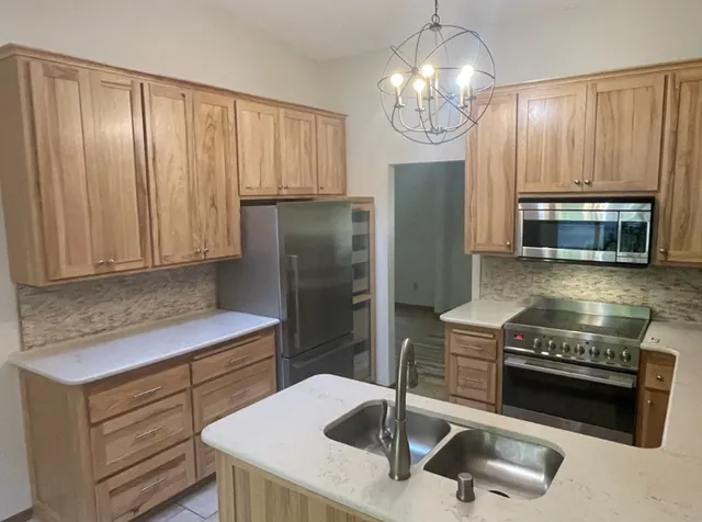 $2,900 | 14810 Lloyds Drive, Minnetonka, MN 55345