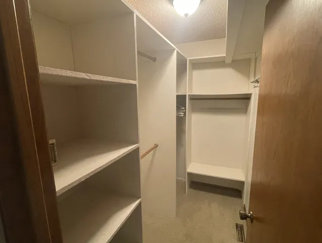 $2,900 | 14810 Lloyds Drive, Minnetonka, MN 55345