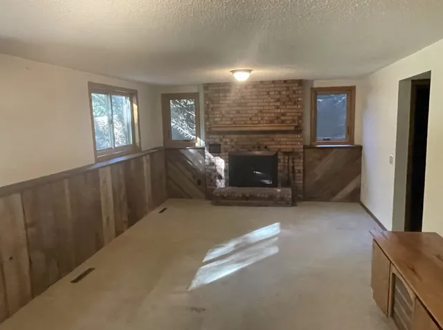 $2,900 | 14810 Lloyds Drive, Minnetonka, MN 55345