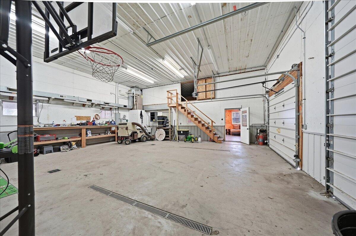 9642 West 1100th Street North Demotte, IN 46310 - Photo 36 of 37 a view of a bike garage