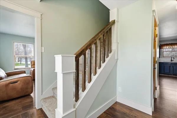 a view of an entryway with livingroom