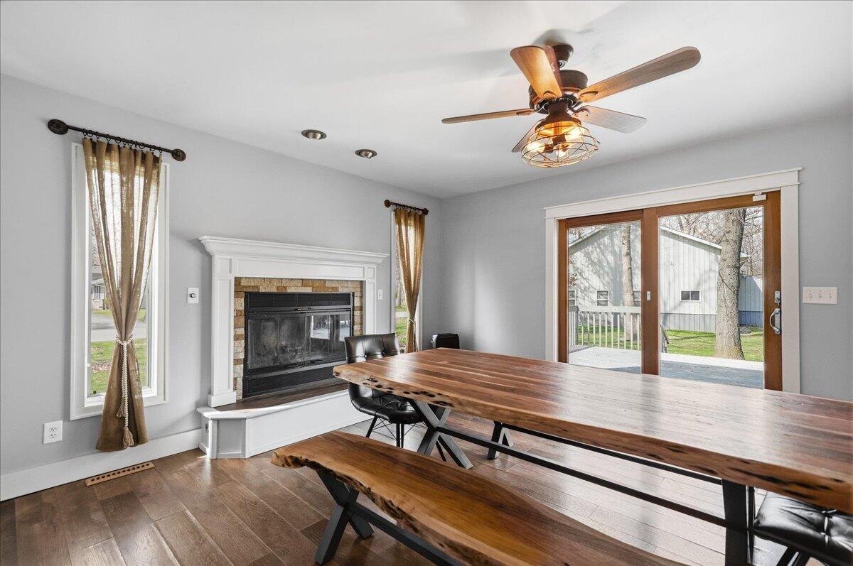 9642 West 1100th Street North Demotte, IN 46310 - Photo 7 of 37 a view of a livingroom with furniture window and wooden floor