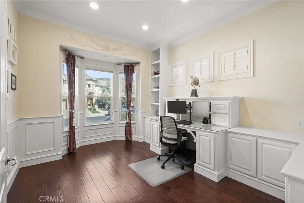 20356 Vía Cellini Porter Ranch, CA 91326 - Photo 13 of 69