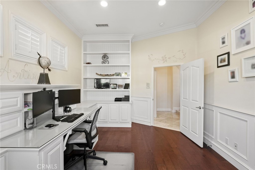 20356 Vía Cellini Porter Ranch, CA 91326 - Photo 15 of 69