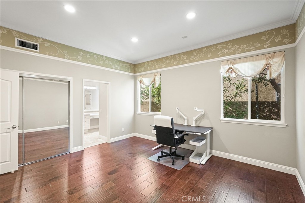 20356 Vía Cellini Porter Ranch, CA 91326 - Photo 28 of 69