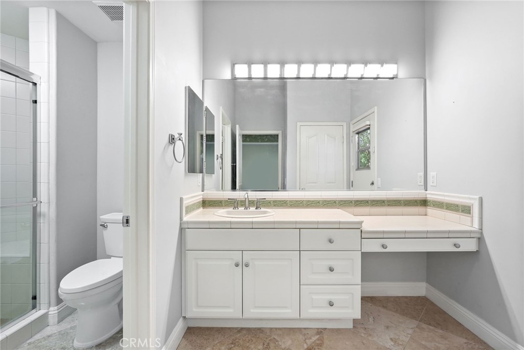 20356 Vía Cellini Porter Ranch, CA 91326 - Photo 29 of 69