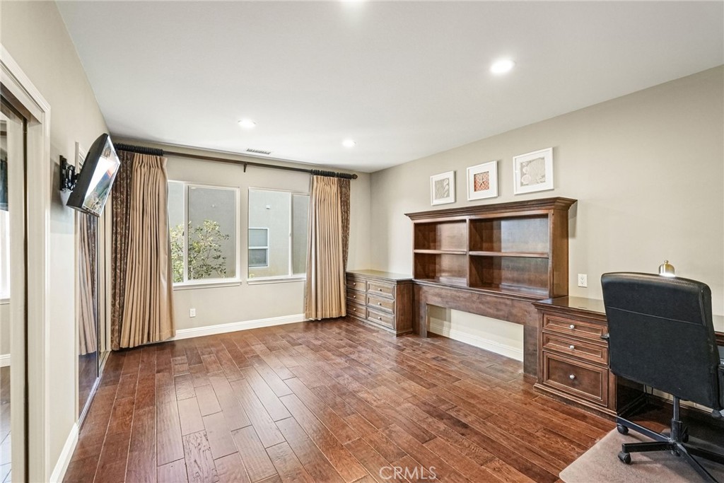 20356 Vía Cellini Porter Ranch, CA 91326 - Photo 40 of 69