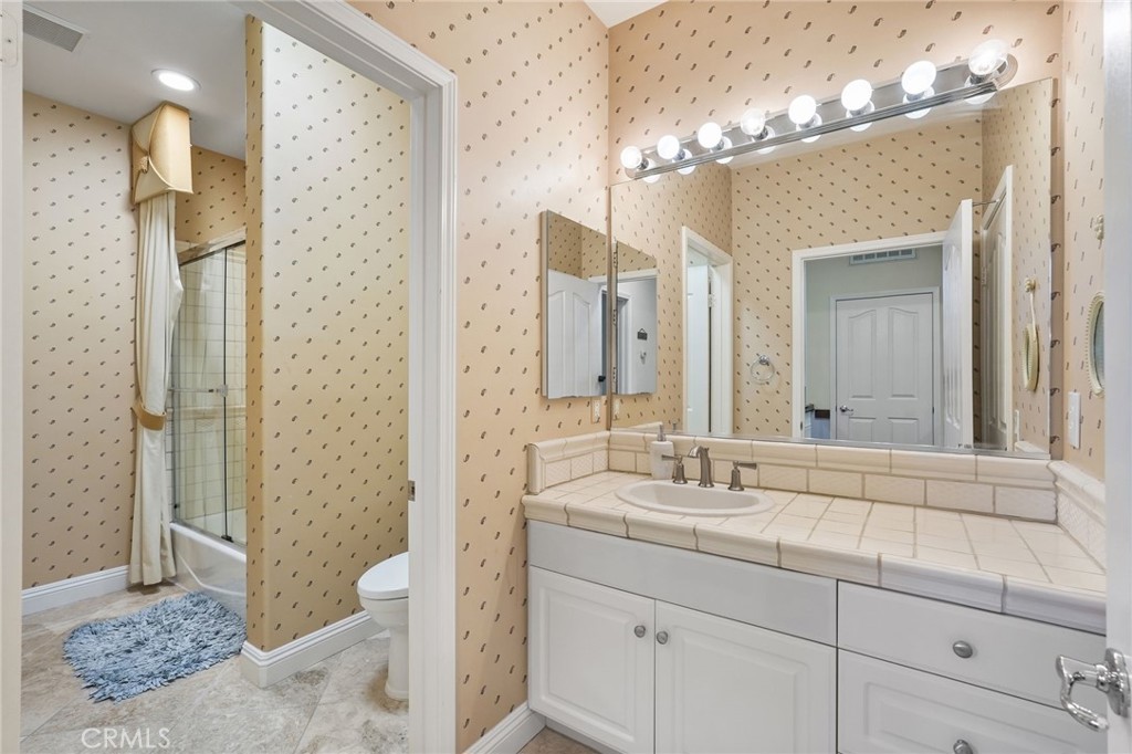 20356 Vía Cellini Porter Ranch, CA 91326 - Photo 43 of 69