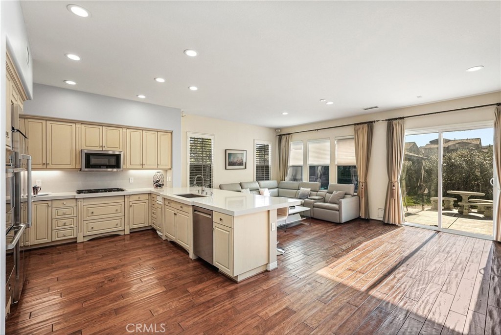 20356 Vía Cellini Porter Ranch, CA 91326 - Photo 7 of 69