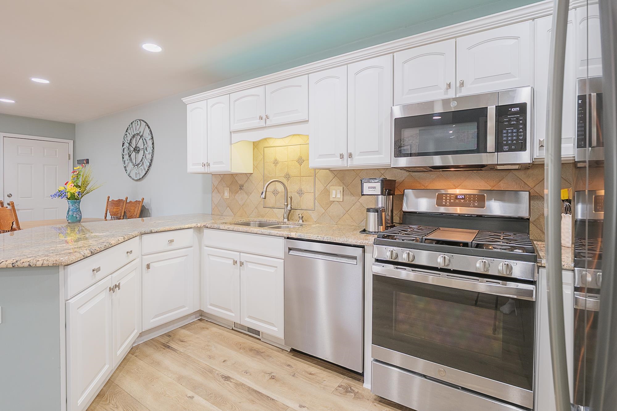 1917 Riverside Drive, Unit A Suamico, WI 54313 - Photo 11 of 49