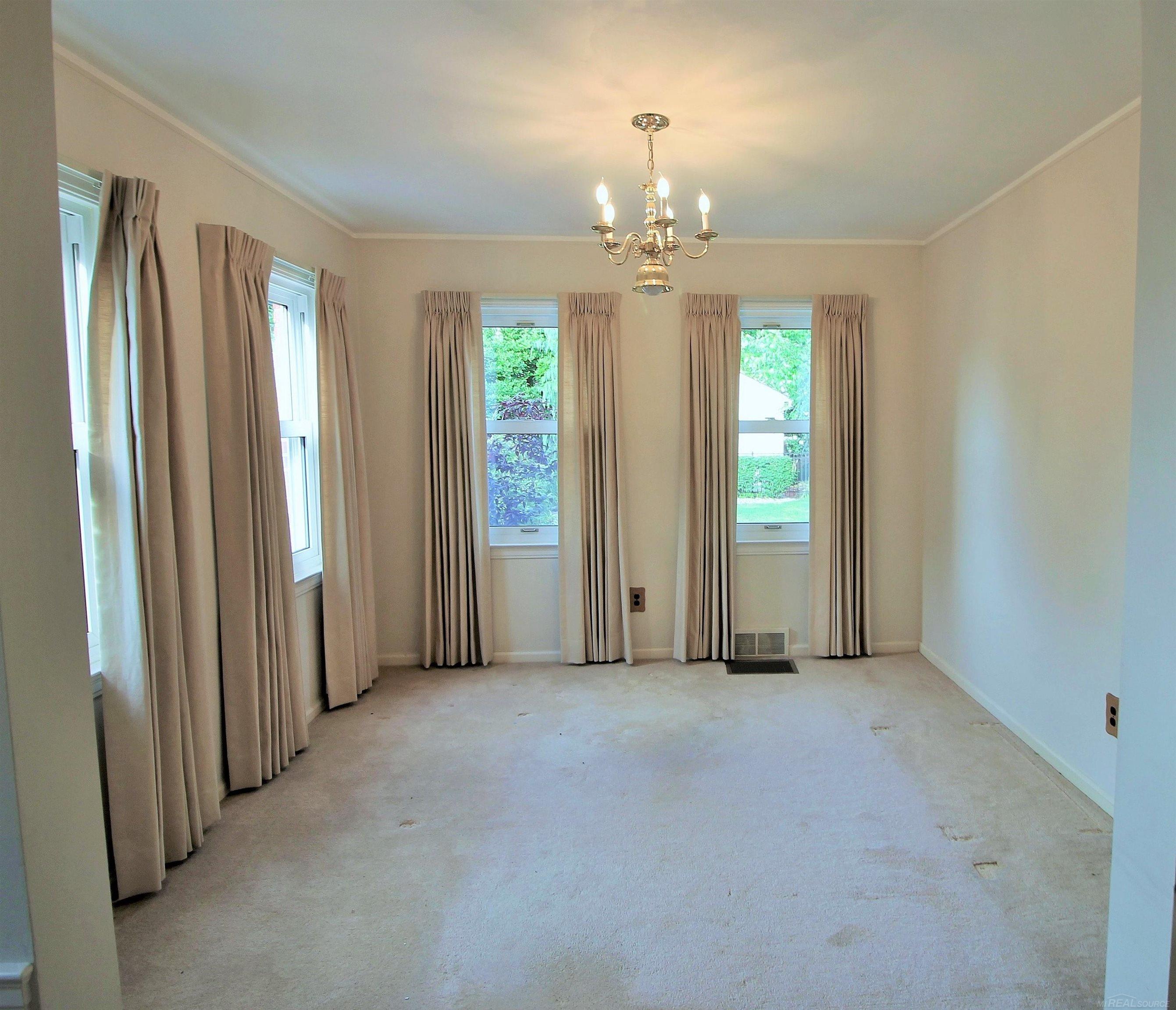 1018 Nottingham Road Grosse Pointe, MI 48230 - Photo 14 of 59 50088890-13.JPG