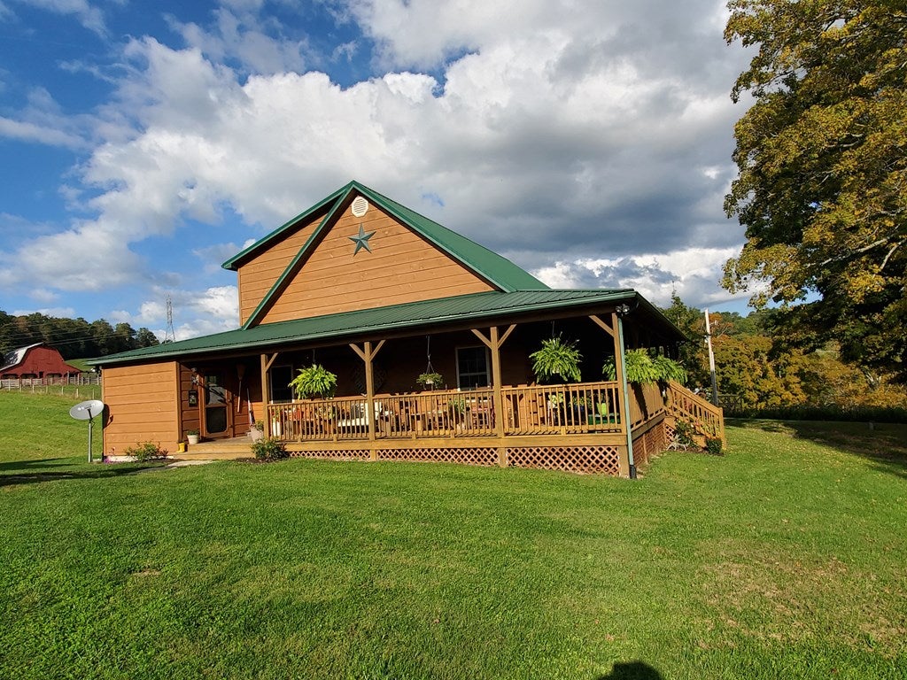 1447 Old Ebenezer Road Marion, VA 24354 - Photo 9 of 73 Gallery Image 9