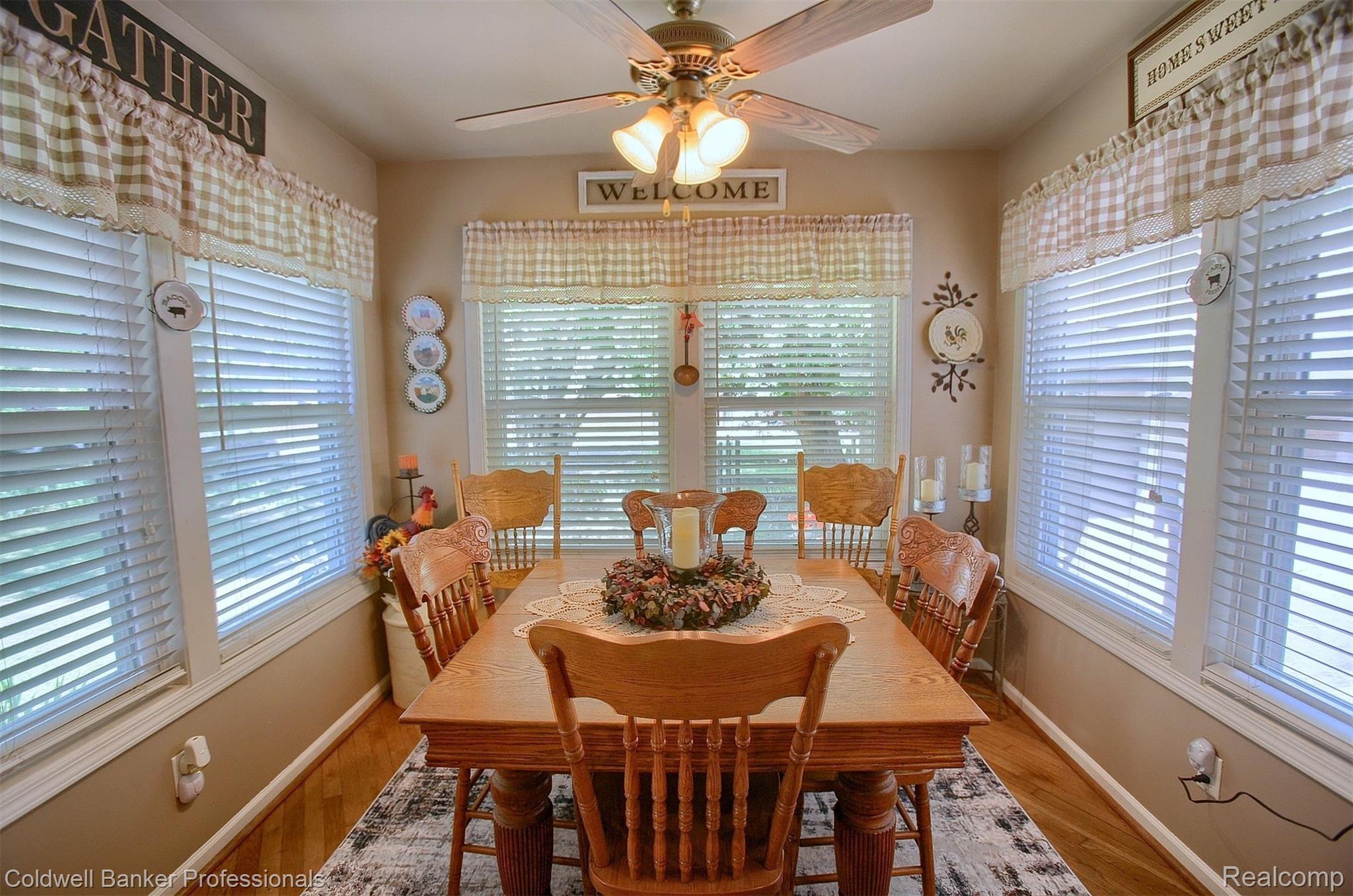 394 Sumpter Road Belleville, MI 48111 - Photo 15 of 30 15-Breakfast Nook.jpg