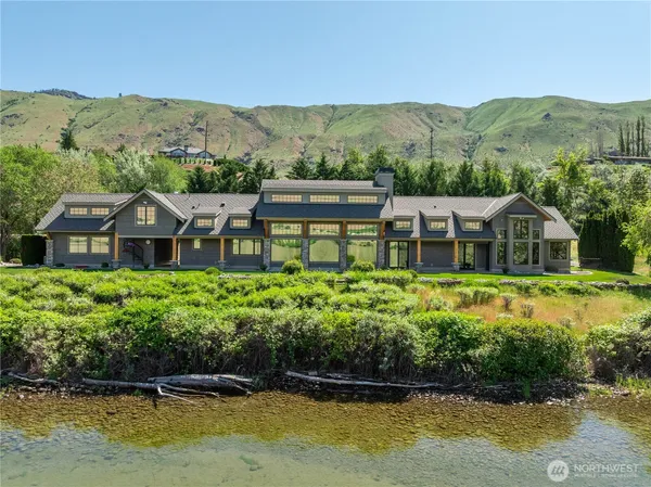 $2,850,000 | 13531 Highway 2, East Wenatchee, WA 98802
