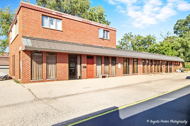 $549,900 | 33125 Highway 45, Grayslake, IL 60030