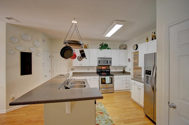 2836 Rosedown Point Mount Pleasant, SC 29466 - Photo 12 of 37 Kitchen