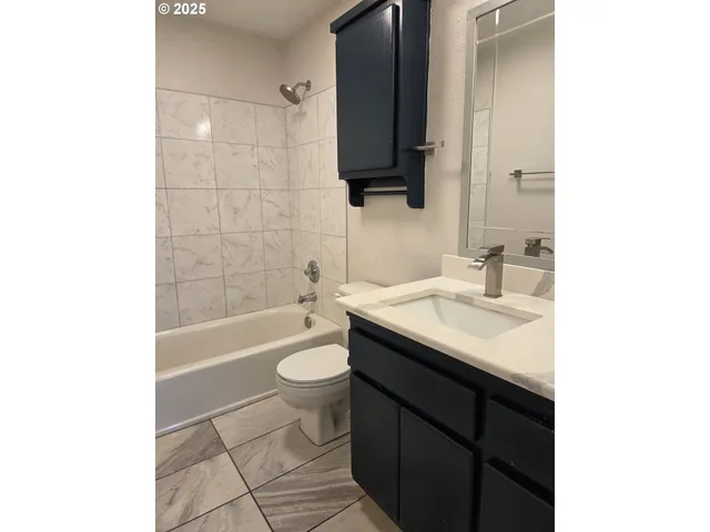 $455,000 | 3512 Southeast Harlow Court, Troutdale, OR 97060