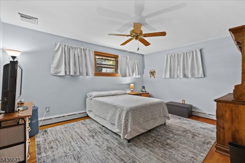 62 New Street Hampton, NJ 08827 - Photo 15 of 29