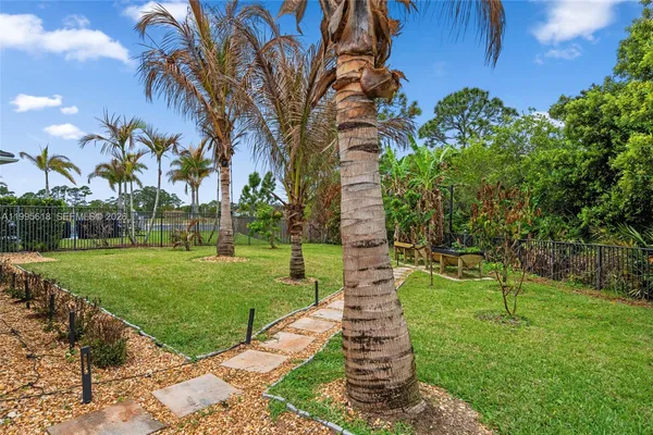$899,999 | 4764 Southwest Briarwood Court, Stuart, FL 34997