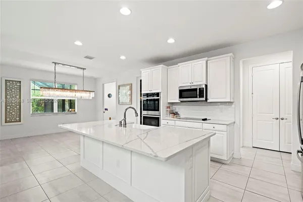 $899,999 | 4764 Southwest Briarwood Court, Stuart, FL 34997