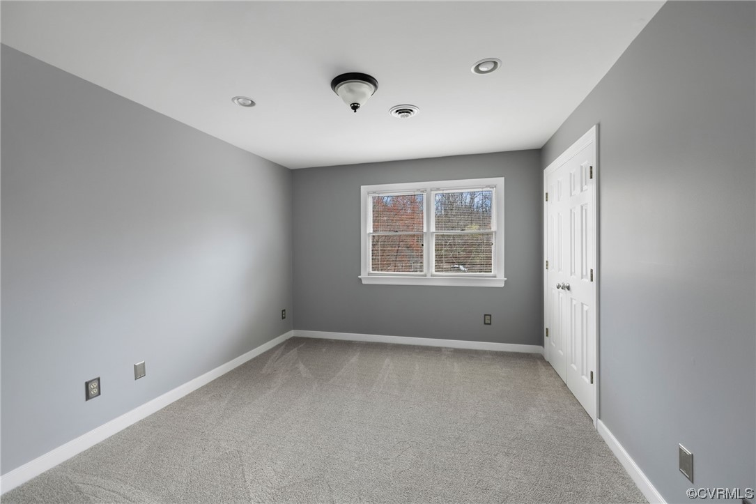 3200 Summerhurst Drive Midlothian, VA 23113 - Photo 28 of 50 an empty room with a window
