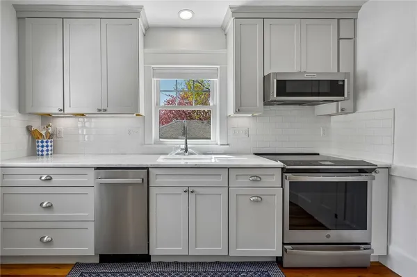 $2,400 | 117 South Atlantic Avenue, Warwick, RI 02888