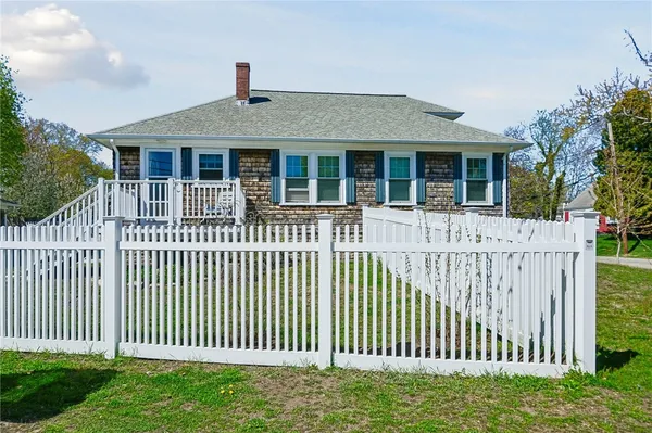 $2,400 | 117 South Atlantic Avenue, Warwick, RI 02888
