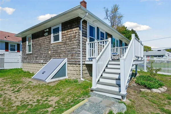 $2,400 | 117 South Atlantic Avenue, Warwick, RI 02888