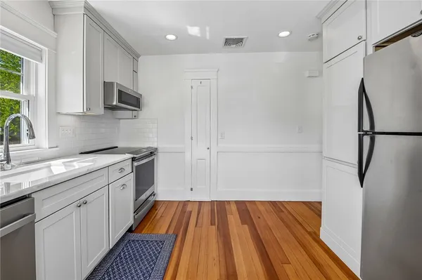 $2,400 | 117 South Atlantic Avenue, Warwick, RI 02888