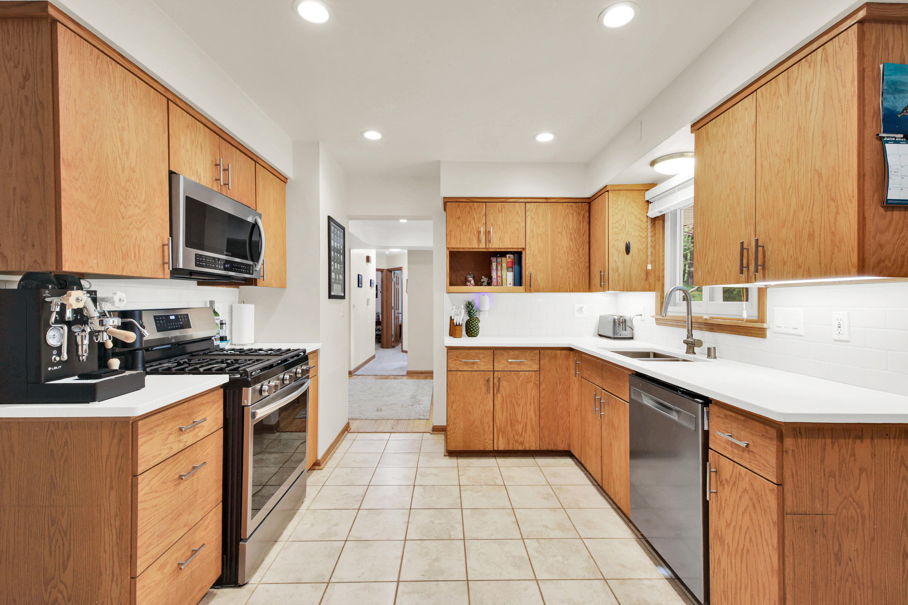 2614 West Chestnut Road Mequon, WI 53092 - Photo 10 of 25 Kitchen