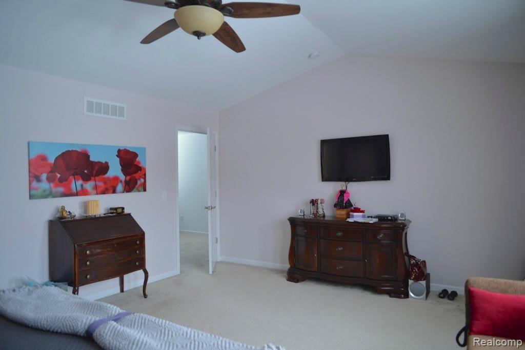 51123 Brompton Novi, MI 48374 - Photo 7 of 17