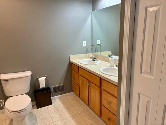 $2,750 | 571 Sycamore Circle, Saline, MI 48176