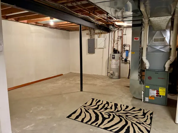 $2,750 | 571 Sycamore Circle, Saline, MI 48176