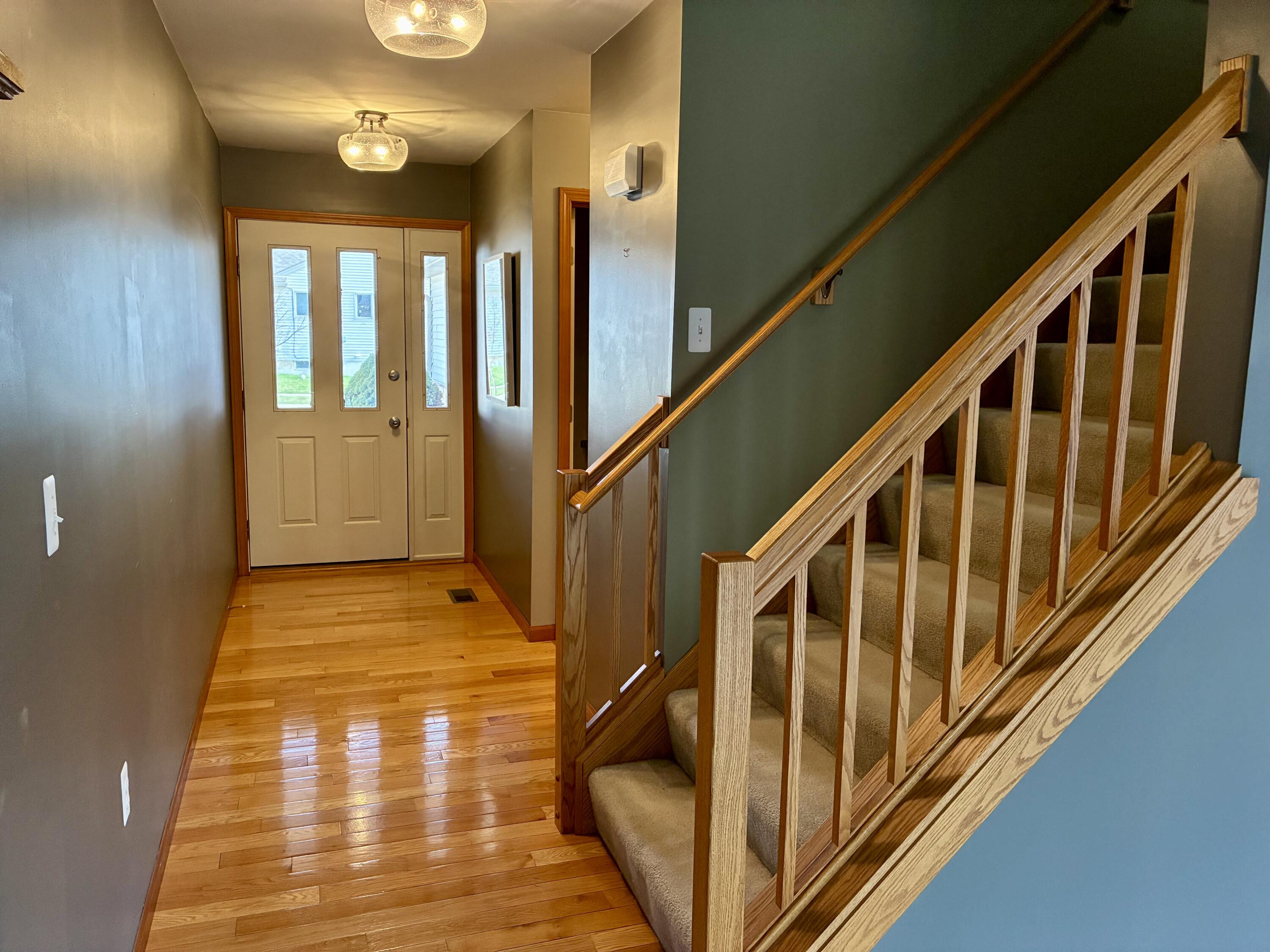 571 Sycamore Circle Saline, MI 48176 - Photo 4 of 34 IMG_0189