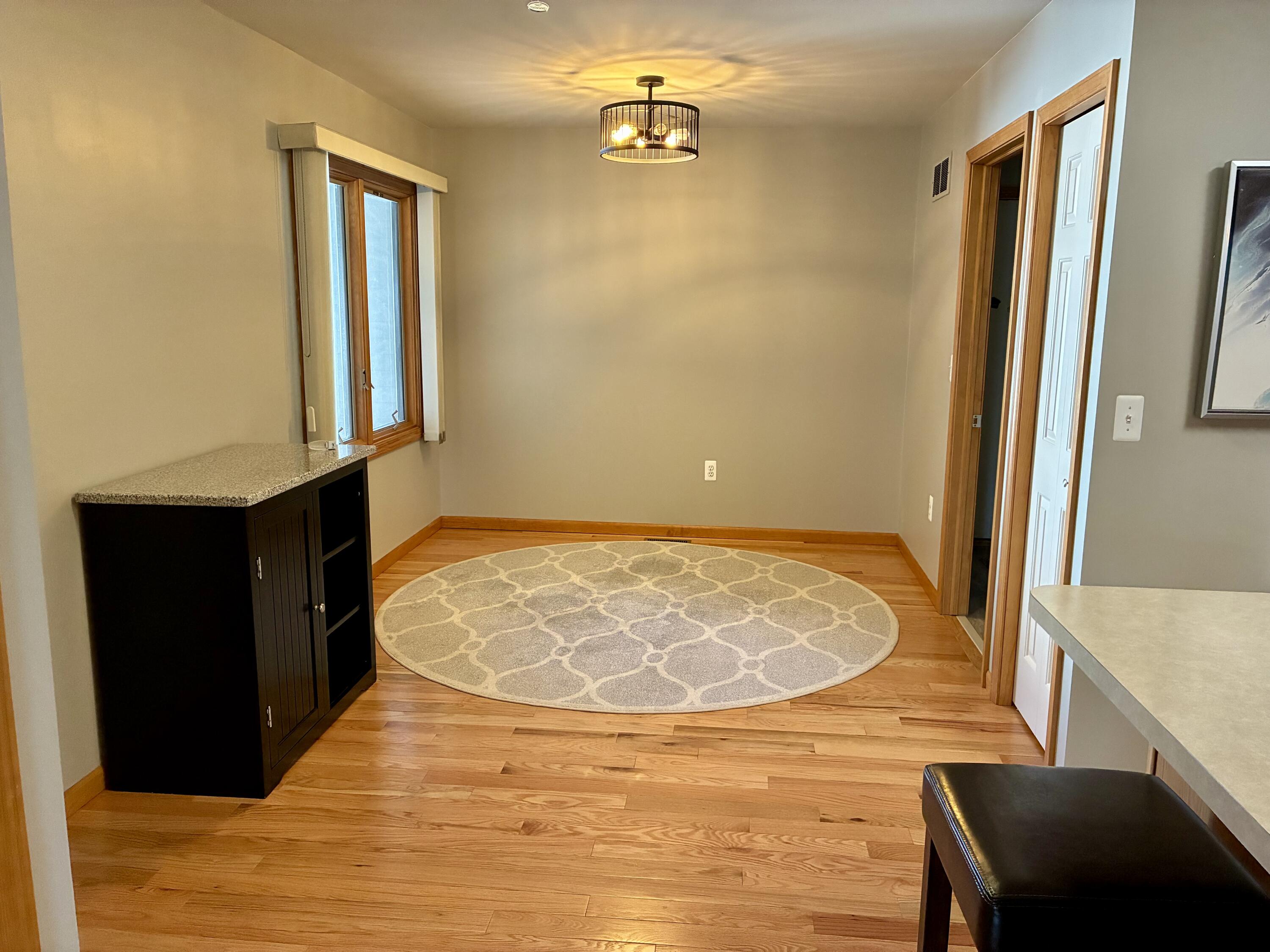 571 Sycamore Circle Saline, MI 48176 - Photo 5 of 34 IMG_0155