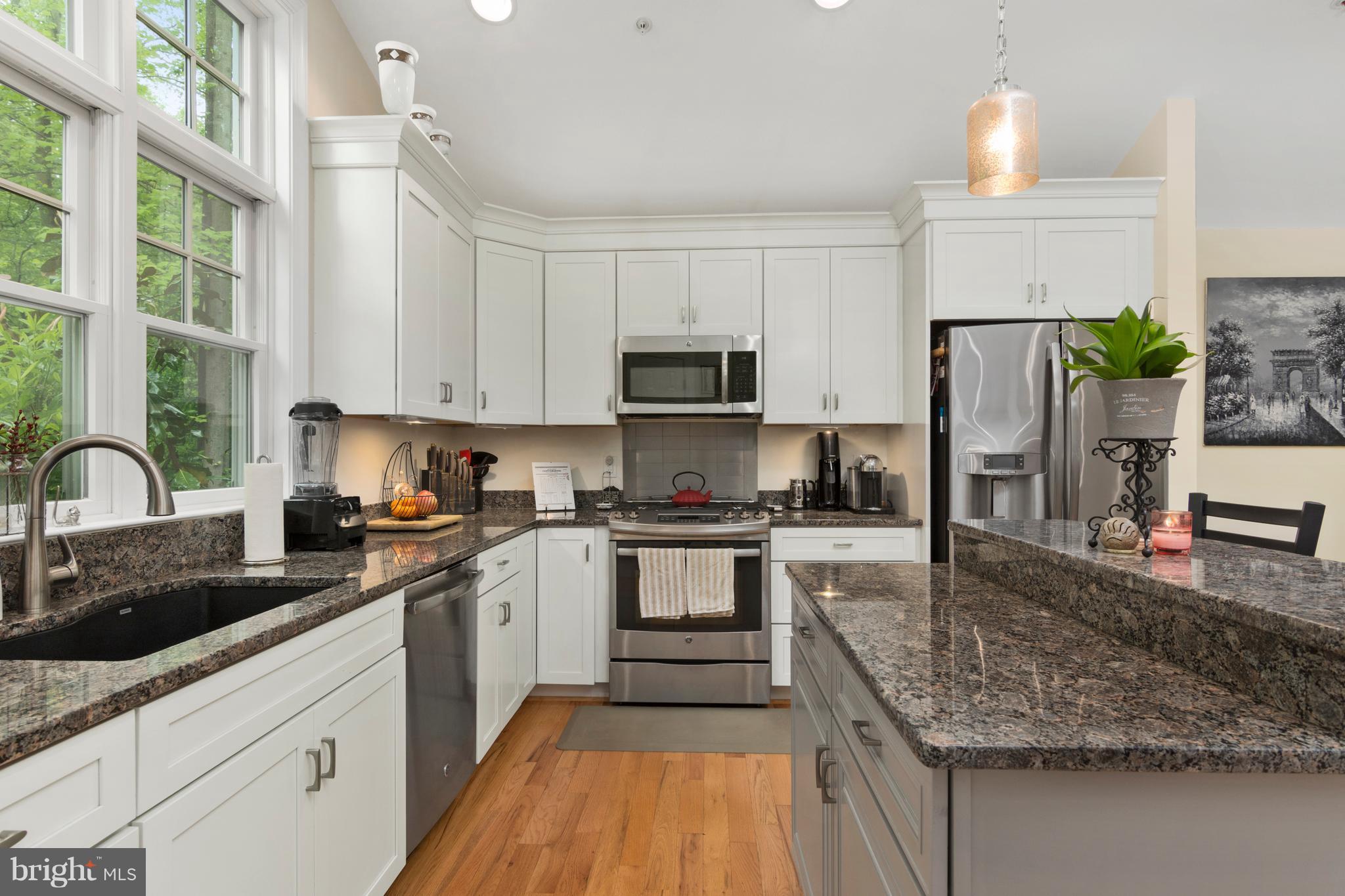 798 Governor Bridge Road Davidsonville, MD 21035 - Photo 9 of 30 Premium cabinetry & tons of counter space