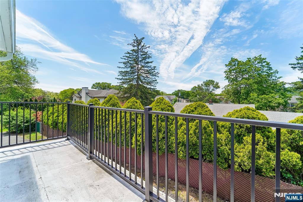 42 West Ridgewood Avenue Paramus, NJ 07652 - Photo 12 of 13