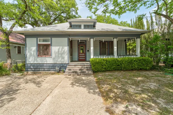 $2,300 | 304 West 35th Street, Austin, TX 78705