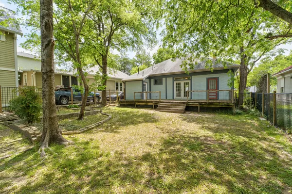 $2,300 | 304 West 35th Street, Austin, TX 78705