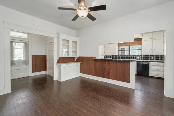 $2,300 | 304 West 35th Street, Austin, TX 78705