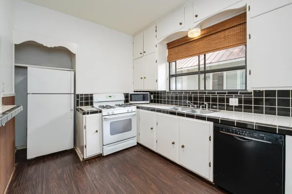 $2,300 | 304 West 35th Street, Austin, TX 78705
