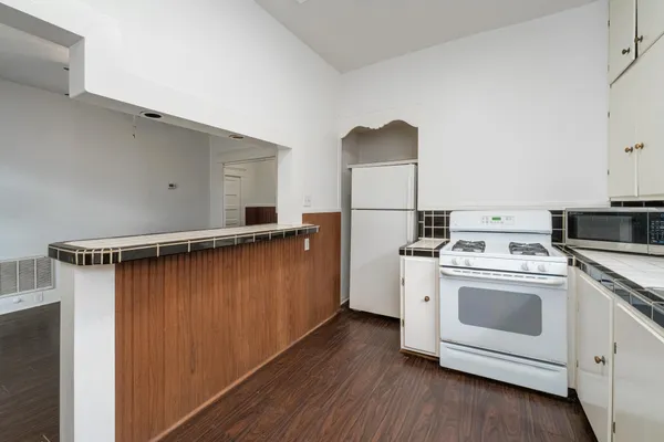 $2,300 | 304 West 35th Street, Austin, TX 78705