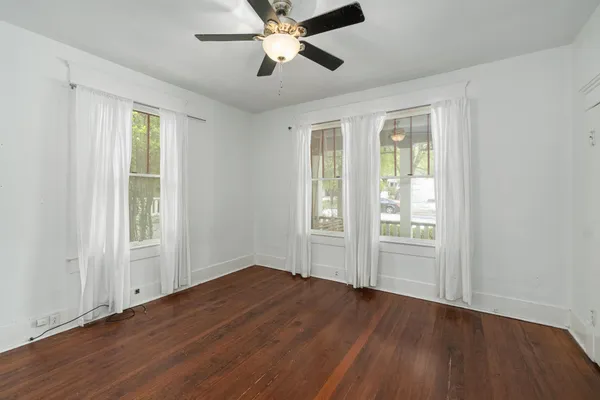 $2,300 | 304 West 35th Street, Austin, TX 78705